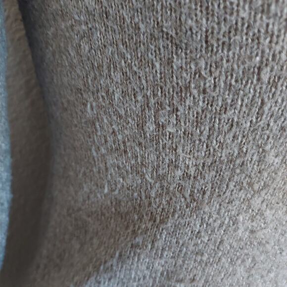 Abercrombie & Fitch Beige V-Neck Sweater Size M - Picture 7 of 11